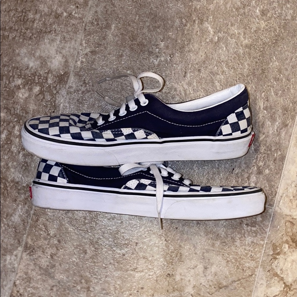Shoes - Picture 4 of 5